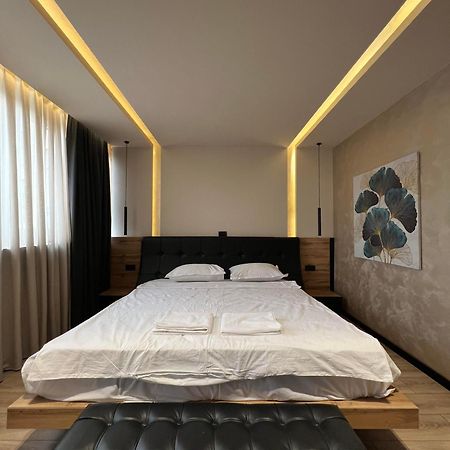 Zet Apartments - Bedroom & Bathroom Prishtinë Ngoại thất bức ảnh