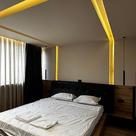 Zet Apartments - Bedroom & Bathroom Prishtinë Ngoại thất bức ảnh