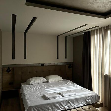 Zet Apartments - Bedroom & Bathroom Prishtinë Ngoại thất bức ảnh