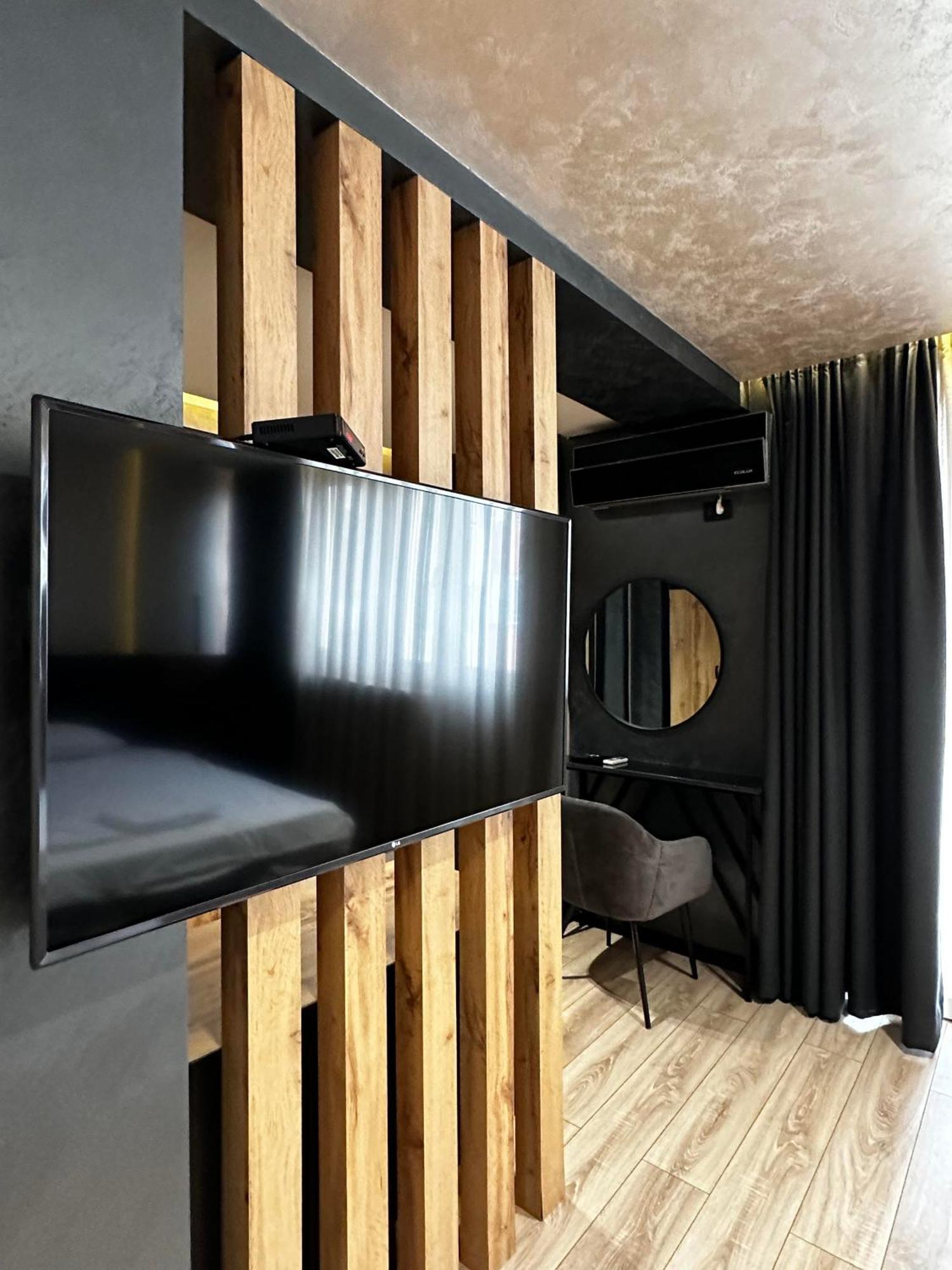 Zet Apartments - Bedroom & Bathroom Prishtinë Ngoại thất bức ảnh