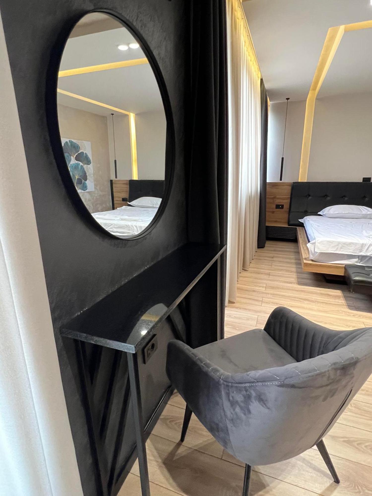 Zet Apartments - Bedroom & Bathroom Prishtinë Ngoại thất bức ảnh