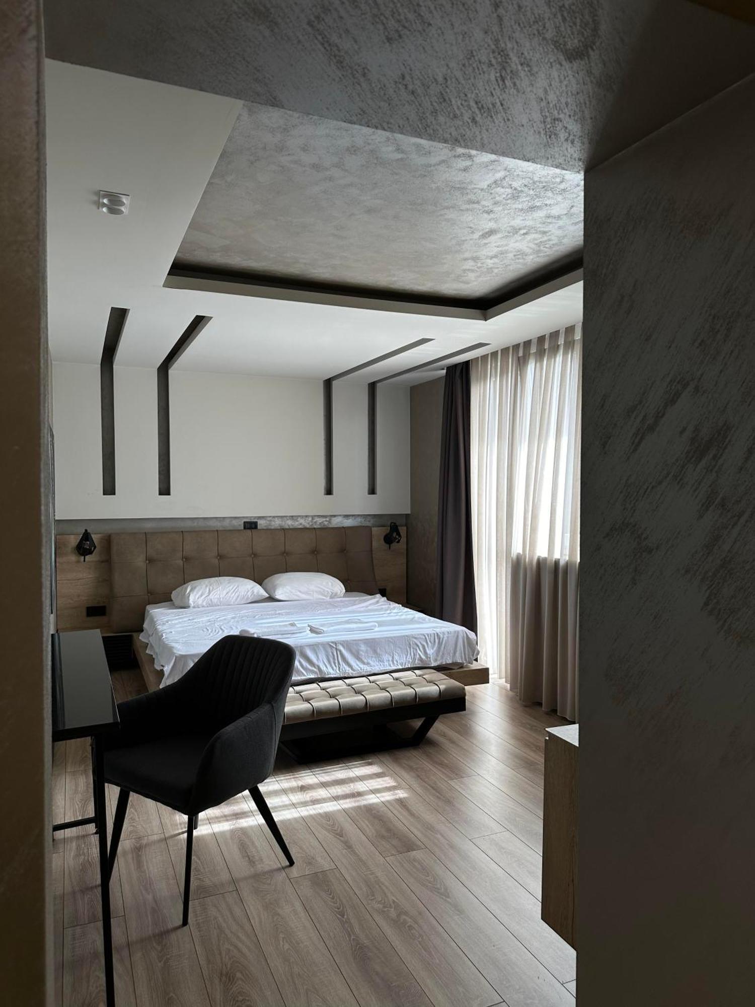 Zet Apartments - Bedroom & Bathroom Prishtinë Ngoại thất bức ảnh