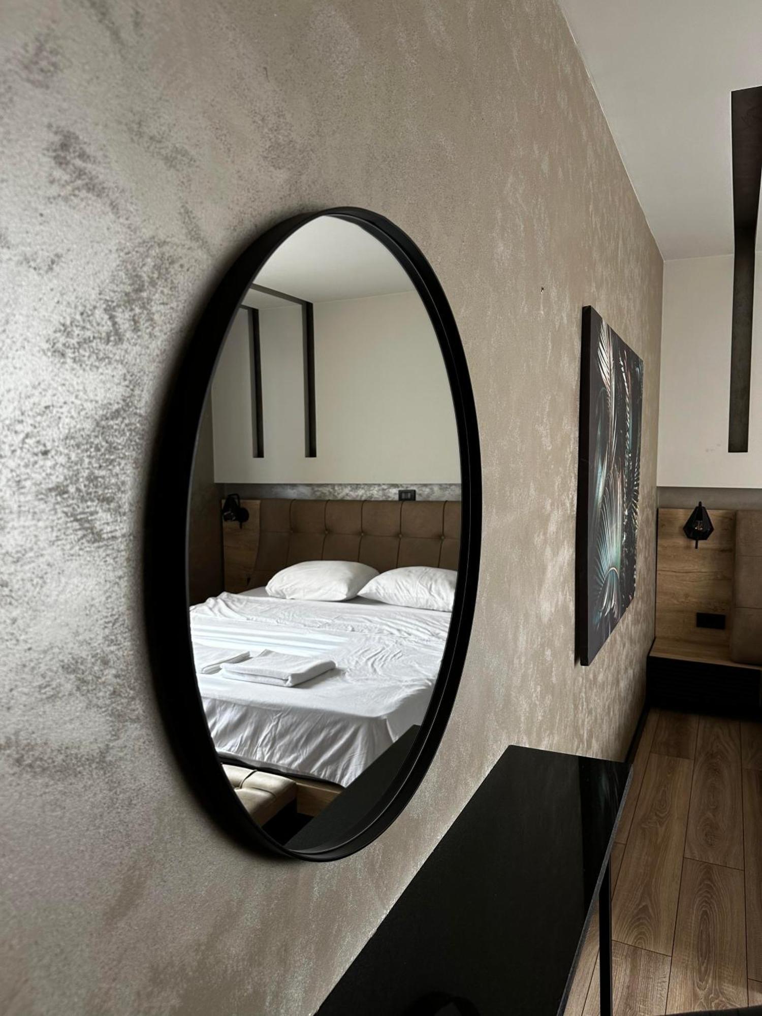 Zet Apartments - Bedroom & Bathroom Prishtinë Ngoại thất bức ảnh