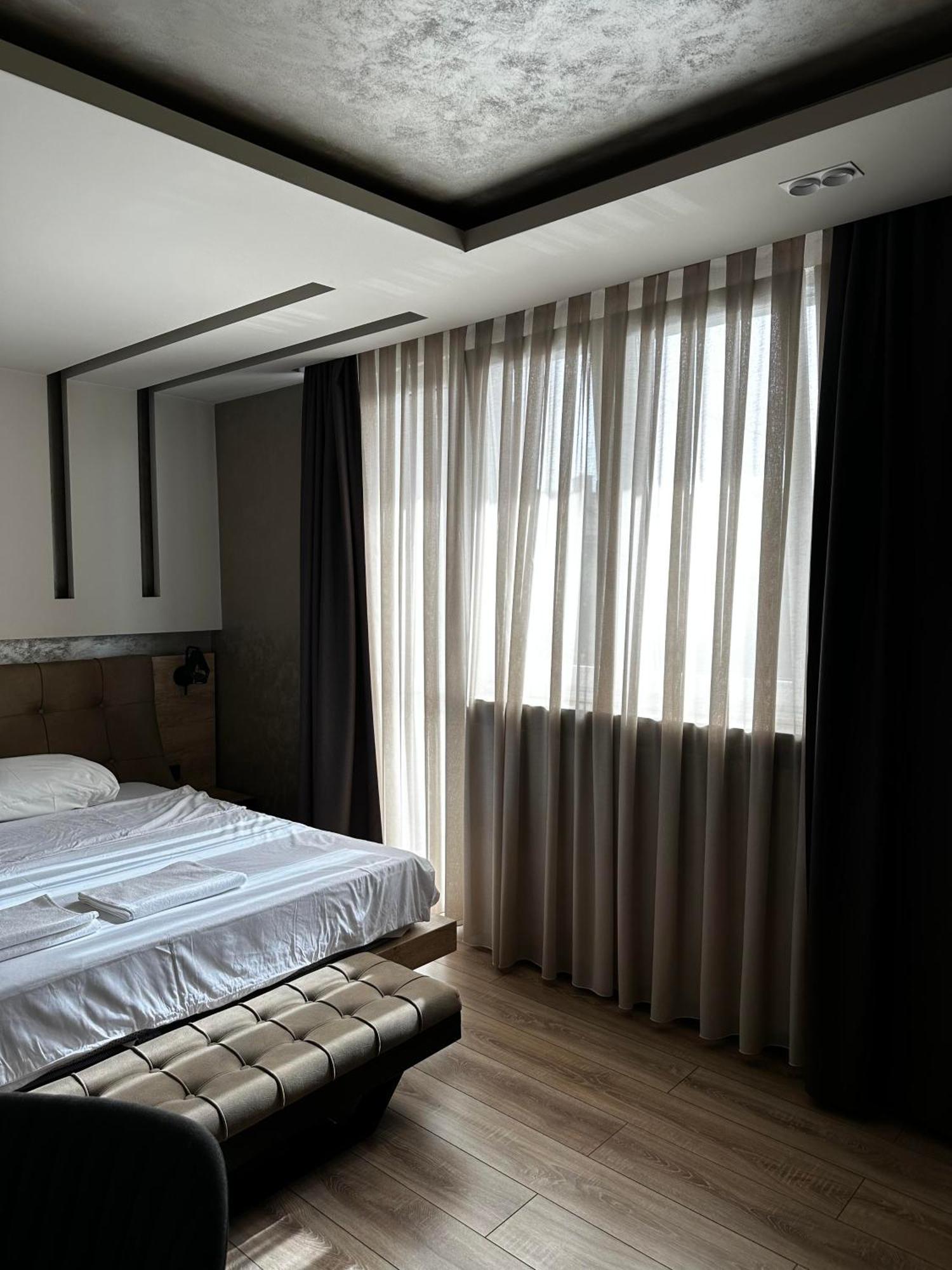 Zet Apartments - Bedroom & Bathroom Prishtinë Ngoại thất bức ảnh